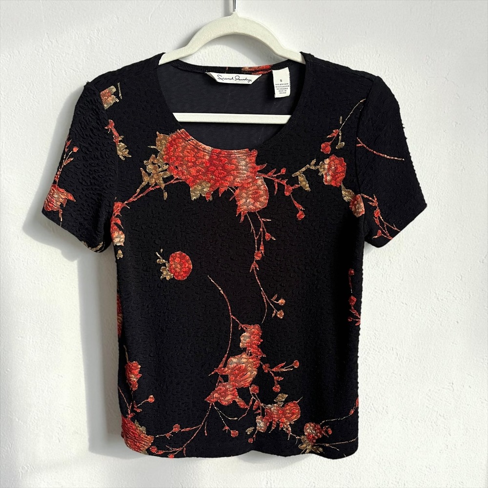Vintage Baby Tee Women's Small Asian Floral Crinkle Fitted Stretchy Black Y2K